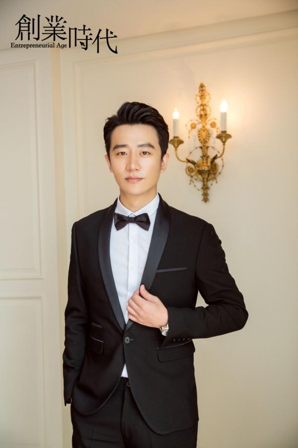 黄轩最新采访视频,🎥黄轩最新采访视频曝光！深度解读他的演技与生活态度✨