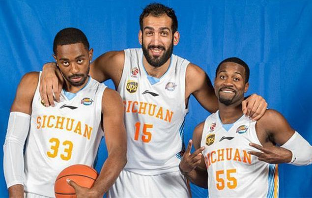 CBA最新外援的日常生活与球场风采