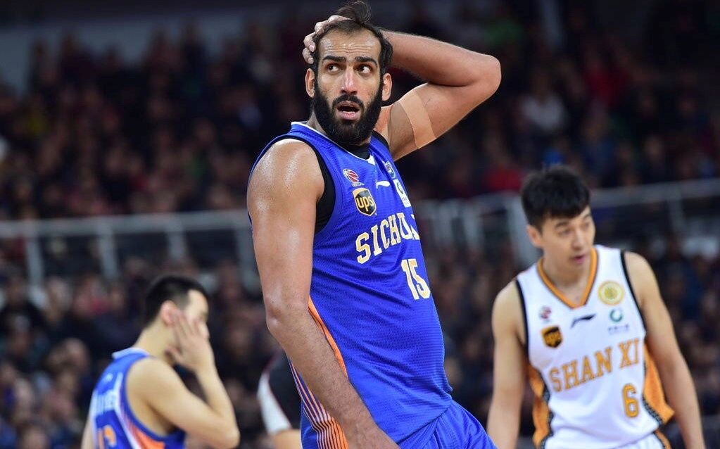 CBA最新外援的日常生活与球场风采