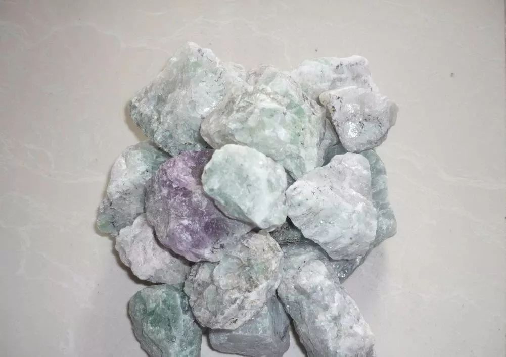 萤石最新行情概览,背景、动态及领域地位分析