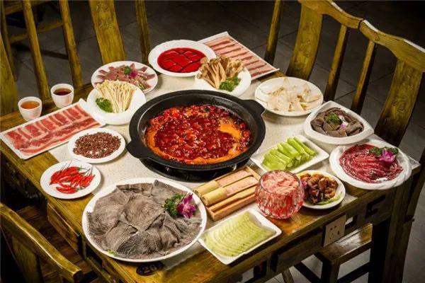 科技重塑美食体验,最新火锅模式引领未来火锅新纪元