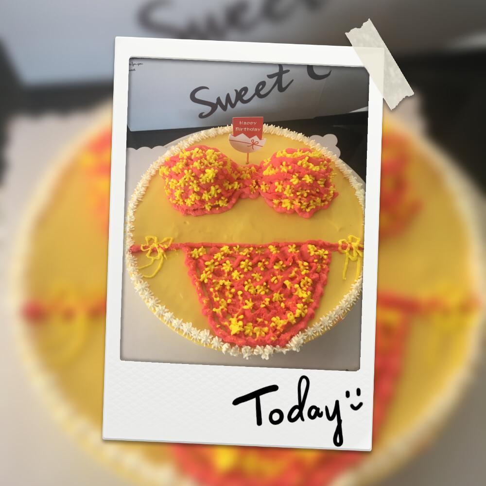 时尚新宠，比基尼蛋糕引领甜品潮流