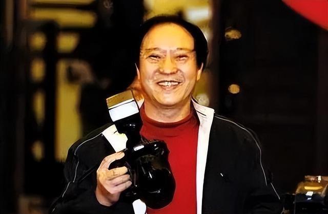 冯巩最新相声,冯巩最新相声的多元解读与个人立场