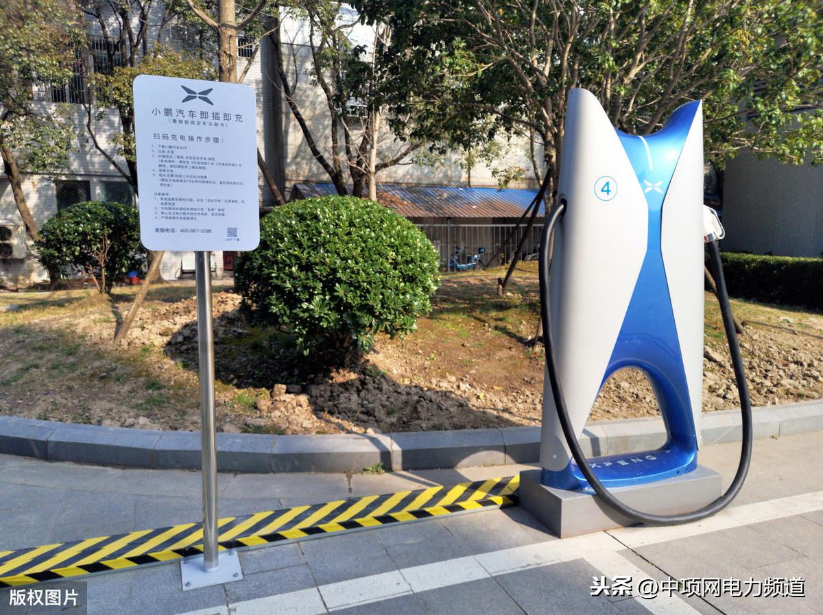 光伏最新动态,阳光下的温馨日常