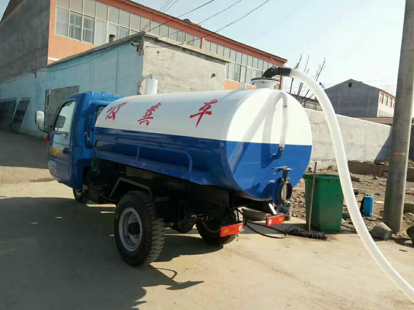 科技革新下的清洁行业新星，最新抽粪车亮相引领清洁新潮流