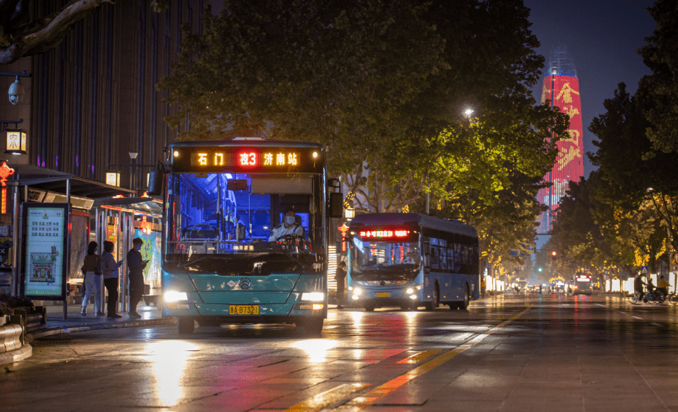 济南夜班新风貌,夜生活繁华与便利体验