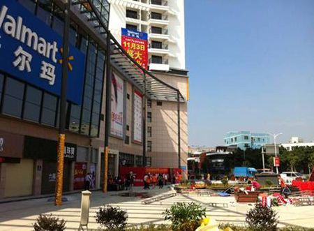 深圳西乡沃尔玛的最新动态,温馨日常报道