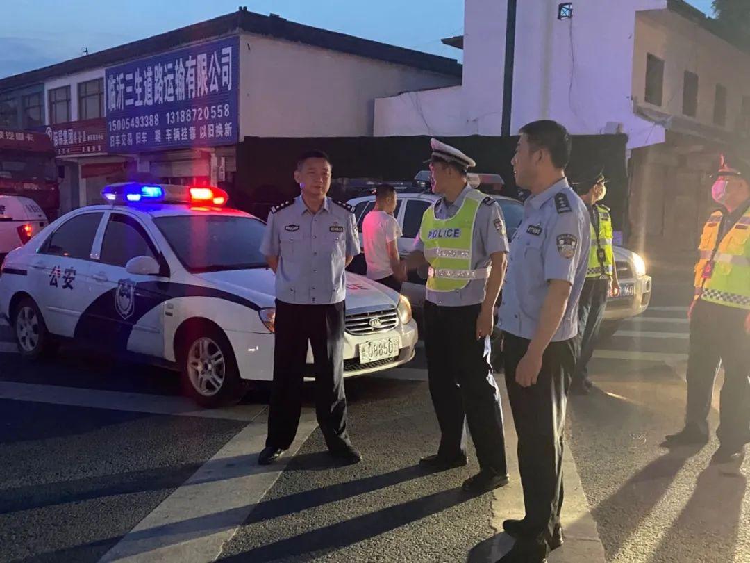 最新超限超载新闻报道,最新超限超载新闻报道，小巷深处的隐藏美食瑰宝