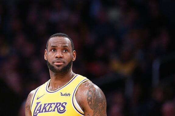 詹姆斯NBA最新动态，科技重塑篮球传奇，精彩时刻体验非凡