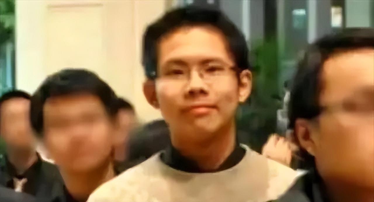 弑母案最新,弑母案最新？不，我们要谈的是旅行中的美景与内心平静！