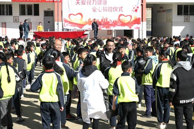 最新华街道,城市新名片,活力四溢的繁华地带