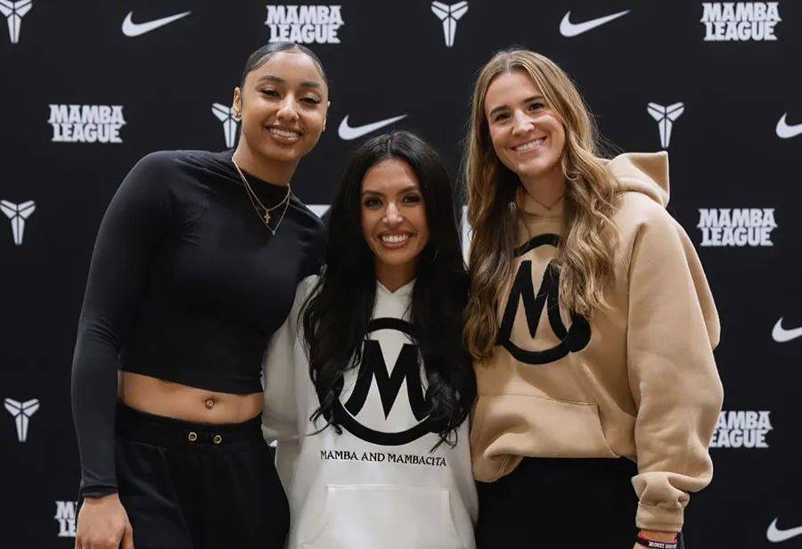 科嫂最新时尚魅力展示!