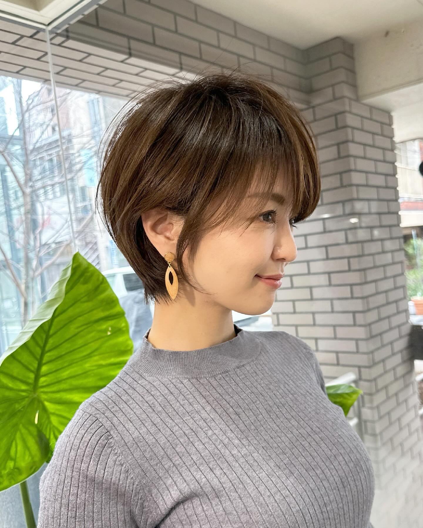 2024最新短发,2024最新短发步骤指南