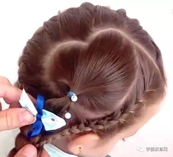 小孩最新编发时尚潮流演变与影响分析