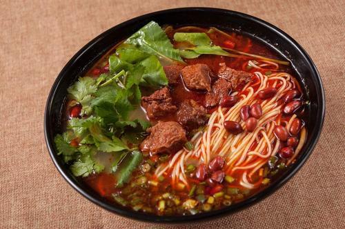 牛肉面最新,牛肉面最新,一道传统美食的演变与创新