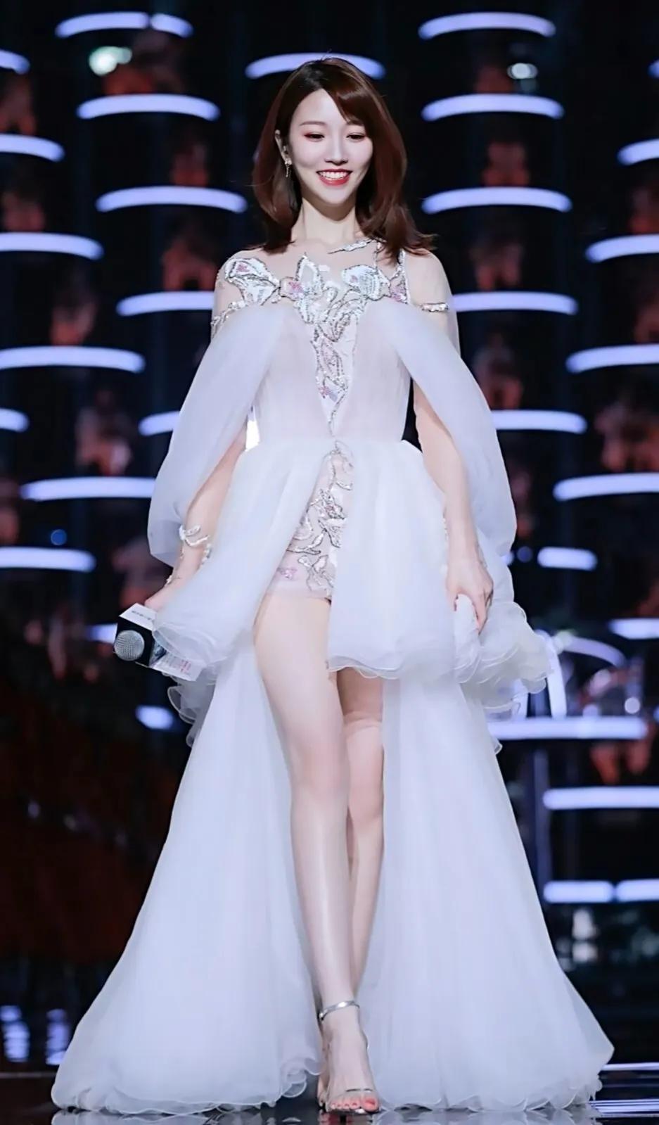 江苏卫视最新报道,江苏卫视最新报道