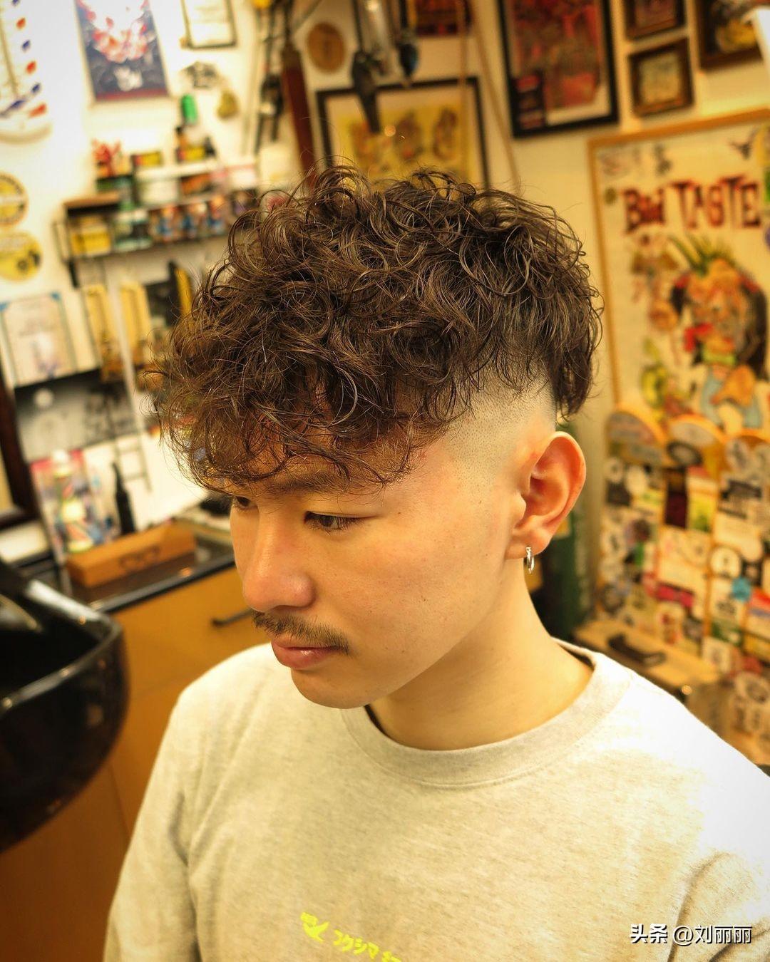 男士流行发型最新趋势，自信与成就感的发型变迁