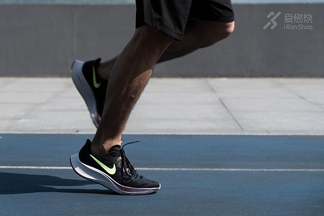 耐克最新飞马,耐克最新飞马，跑鞋传奇的崭新篇章