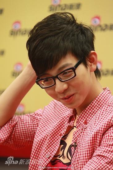 胡夏最新形象照揭示,力量与自信的蜕变之路