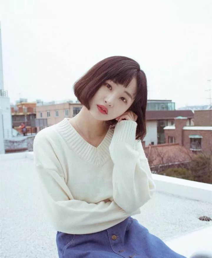 科技重塑魅力风采，最新中短发发型引领潮流新风尚