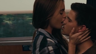 欧美吻戏最新,爱的甜蜜日常演绎激情瞬间