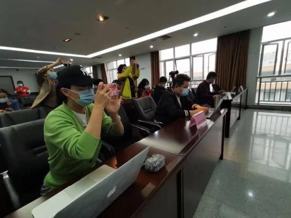 瑞丽疫情最新确诊,瑞丽的疫情小插曲,一场爱与陪伴的温馨日常