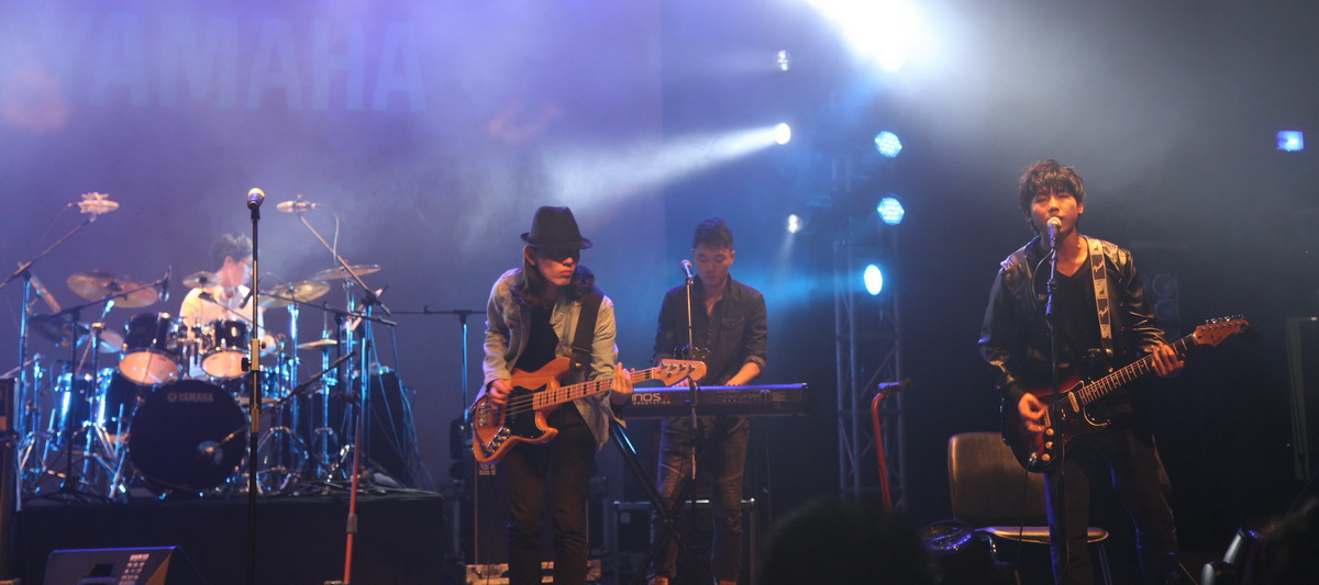 翻身乐队最新演出,翻身乐队最新演出，音乐的力量与激情之夜