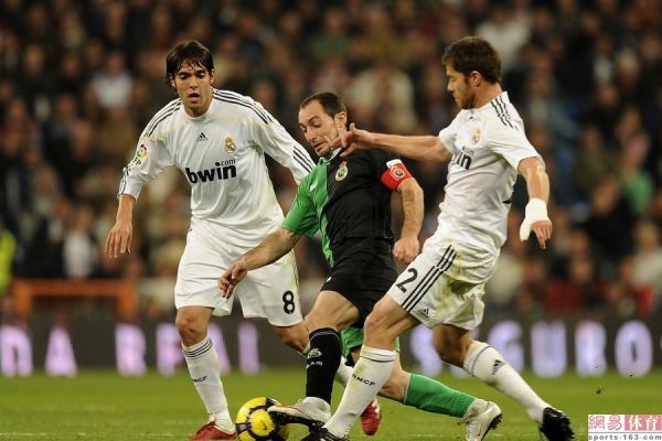 最新皇马消息,最新皇马消息揭秘,小巷中的隐藏美食宝藏