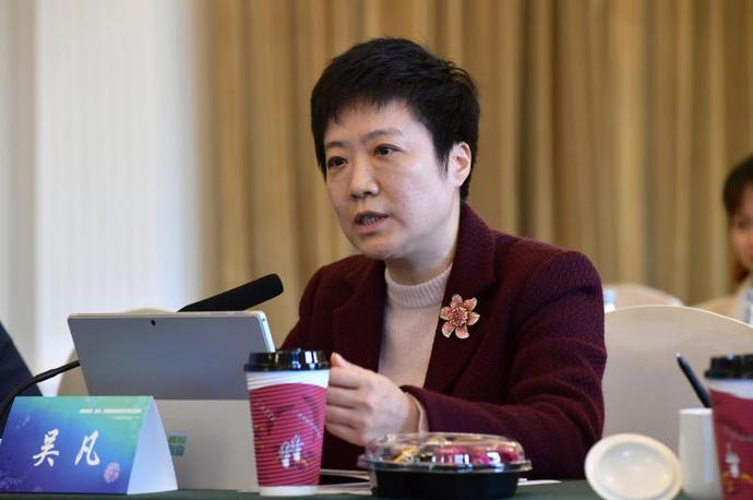 最新疫情张文宏,最新疫情下的张文宏与小巷中的神秘小店