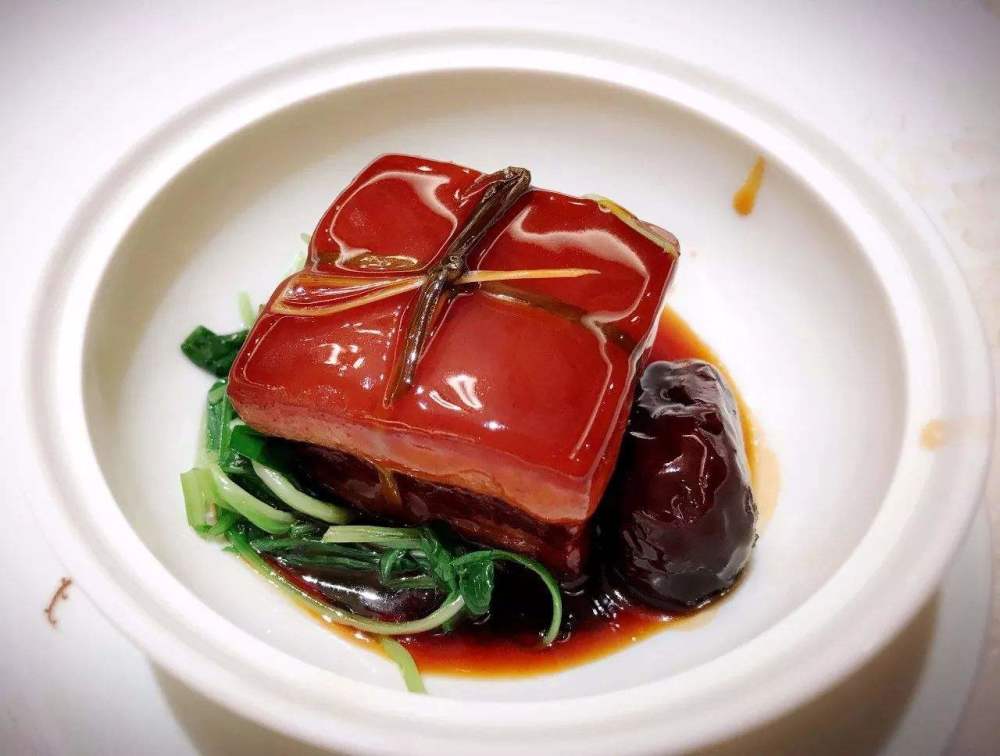 东坡肉最新,东坡肉最新,一道传统美食的现代解读