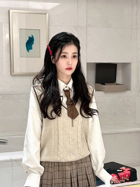 白鹿最新可爱照片曝光!