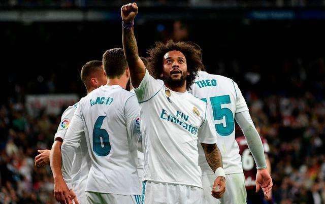 c罗尤文最新队照,C罗尤文最新队照,小巷深处的足球与美食奇遇