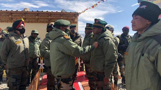 中印边境解放军最新动态,中印边境解放军最新动态，变化、自信与成就的力量