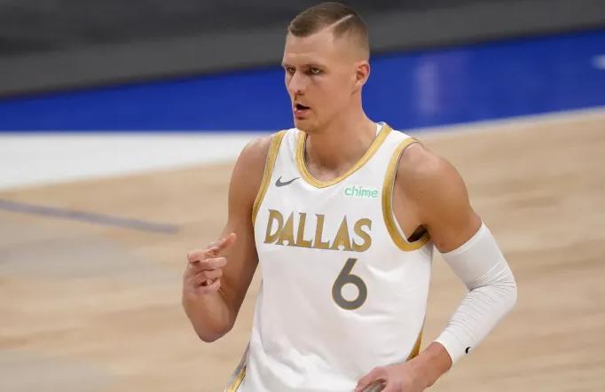 独行侠波尔津吉斯崭露头角，篮球界新星动态更新