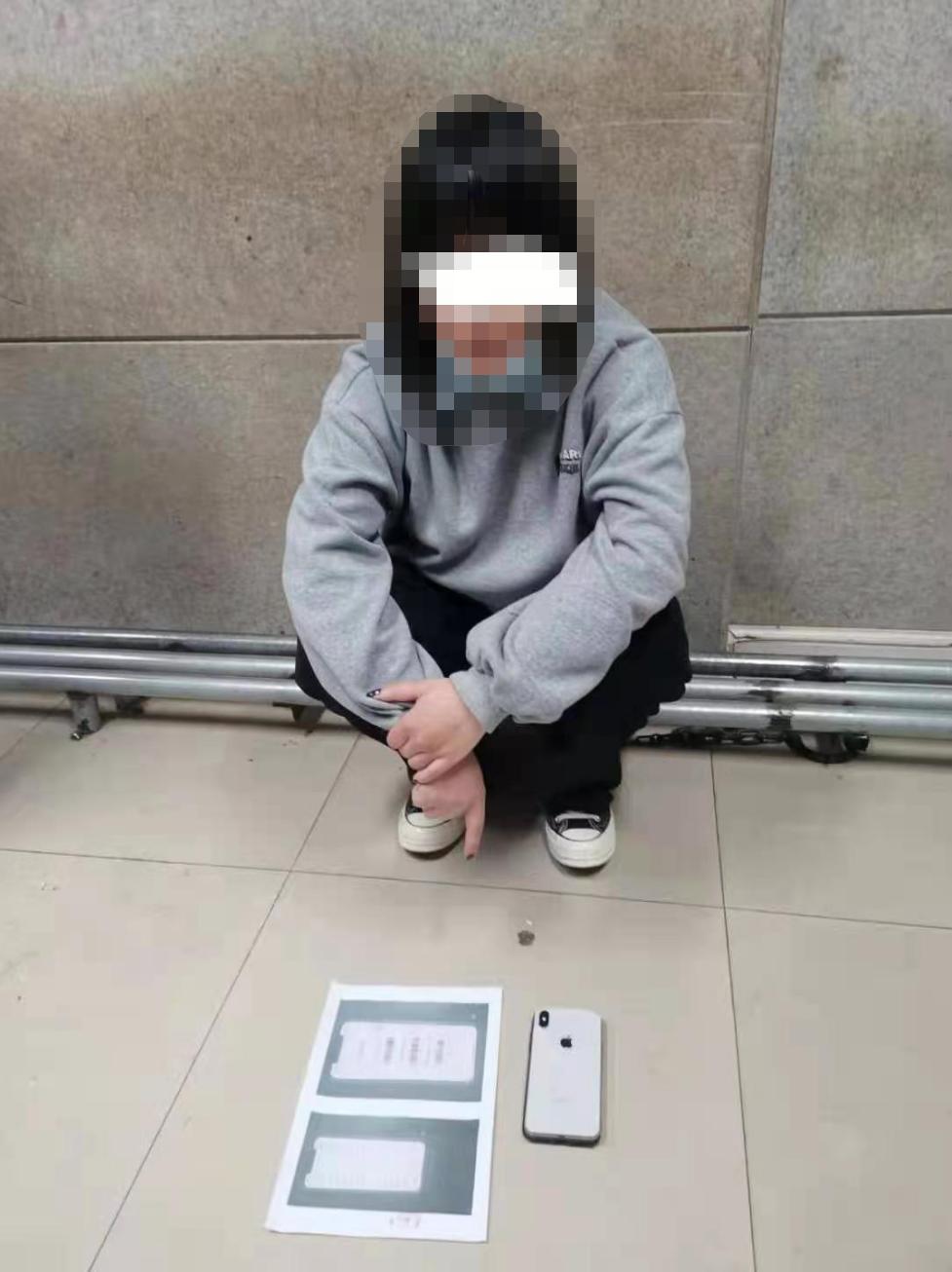 断卡行动新政策下的独特小巷奇遇，探索隐藏版特色小店之旅