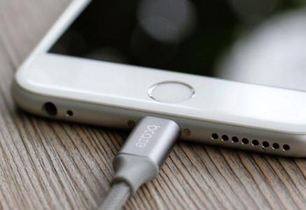 苹果最新系统充电问题解析与个人立场体验分享