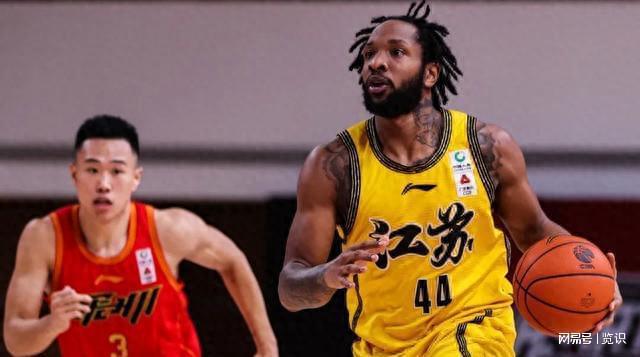 CBA男篮外援最新动态,引进策略与个人表现的深度探讨