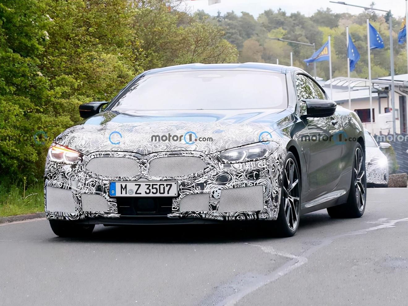 宝马5系最新车机系统，与自然美景共舞，开启浪漫之旅