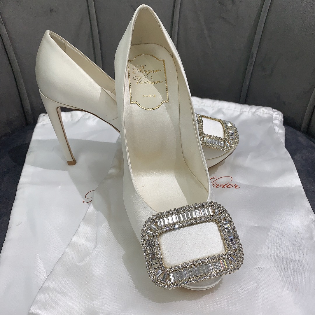 rv最新款高跟鞋,RV最新款高跟鞋,时尚、舒适与科技的完美结合