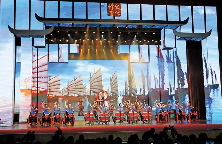 2024香港资料大全正新版,社会承担实践战略_文化传承版67.392