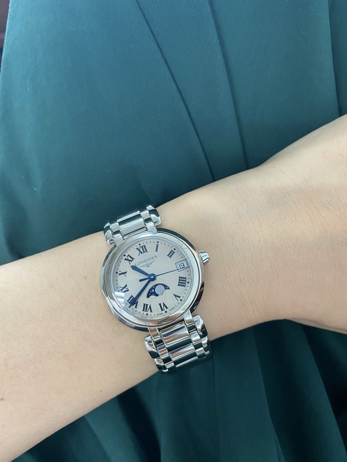 科技与优雅并存，浪琴最新款女表手表亮相，展现完美融合风采