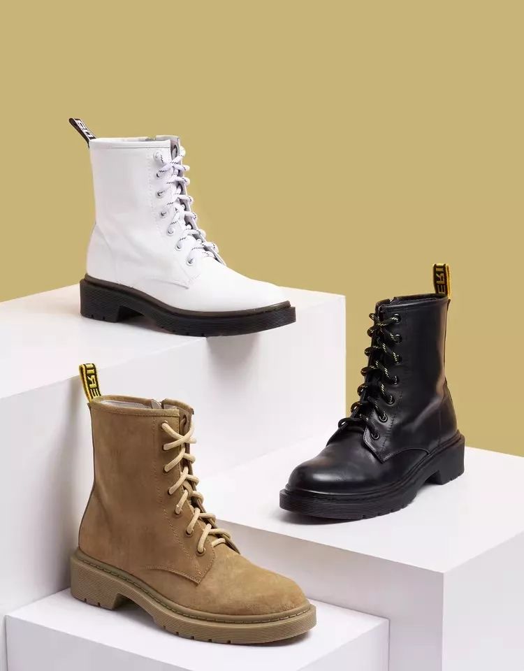 最新款黑白马丁靴,时尚潮流的必备之选