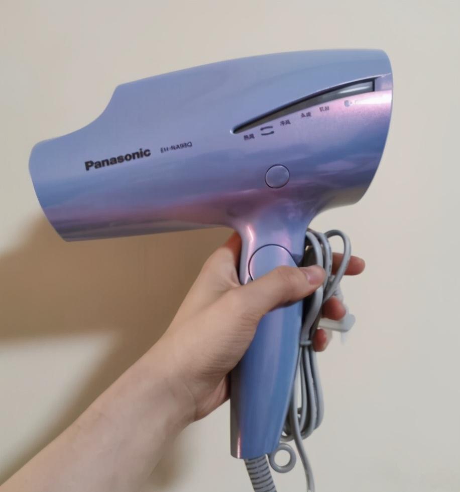 飞利浦吹风机最新款，小巷中的美发秘密利器