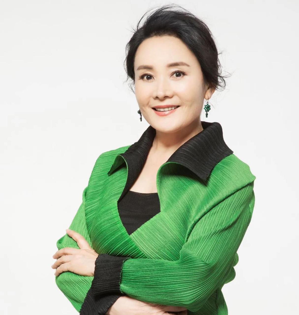 演员娜仁花的生平简介