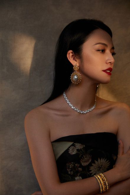 最帅女明星的心灵与自然美景之旅