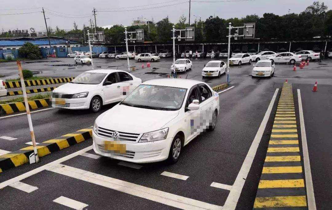 最新科目四模拟考试及攻略全解析🚗