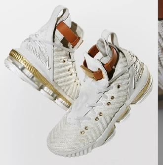 詹16最新款式全攻略,购买与搭配指南