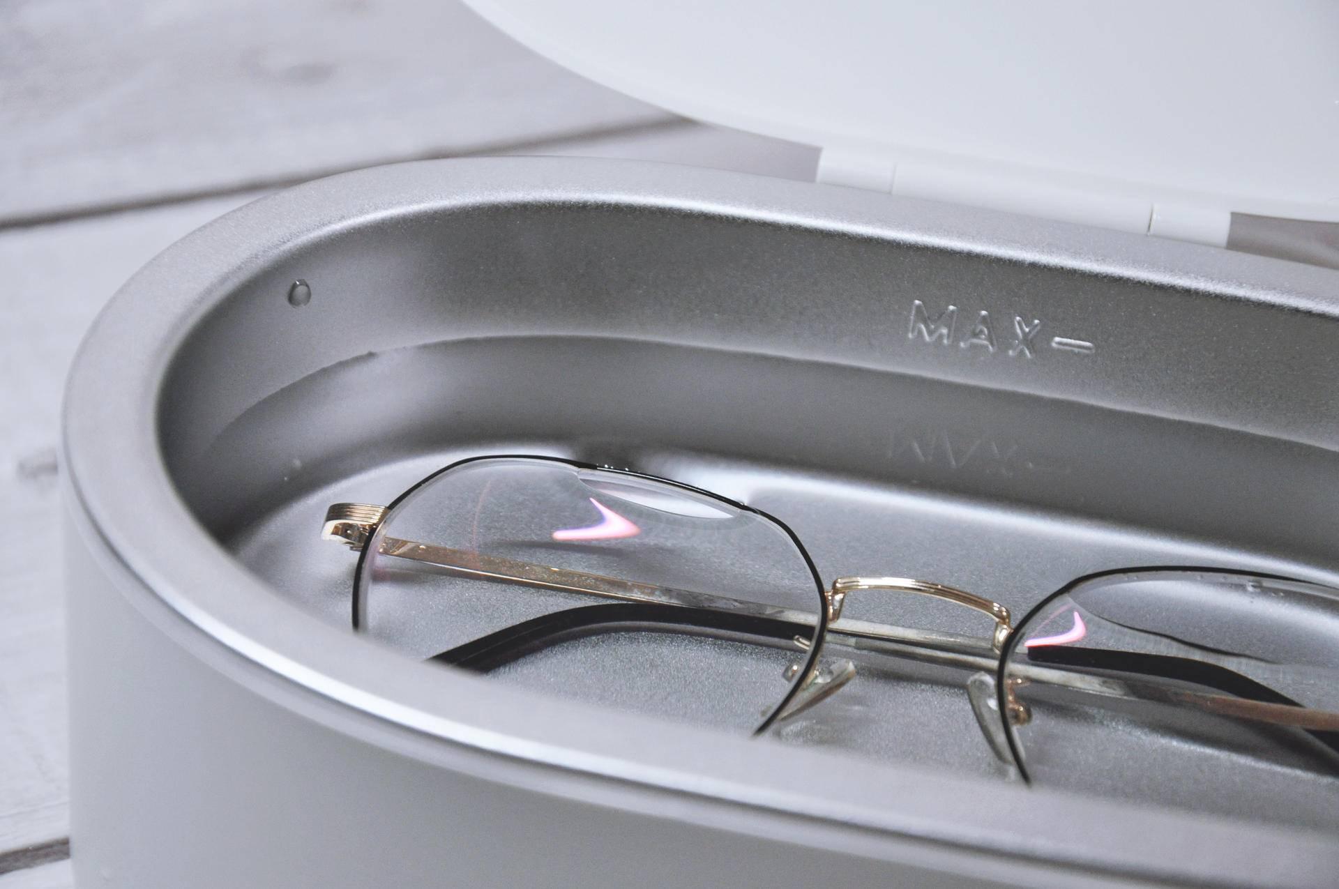 全口假牙的种类、价格与时代变迁中的口腔修复技术探究