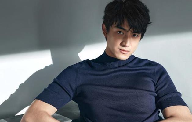 林更新新恋情曝光,林更新新恋情曝光,偶遇小巷深处的特色小店