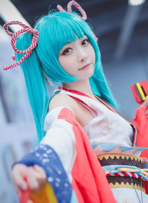 双马尾动漫少女,双马尾动漫少女，一场自然美景的心灵之旅